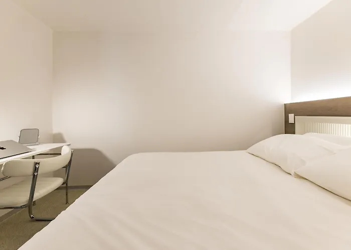 5 Minuet Walk To Gangnam Station L Daon Rest