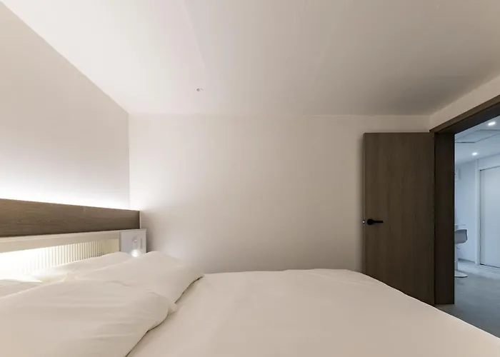 5 Minuet Walk To Gangnam Station L Daon Rest Seoul