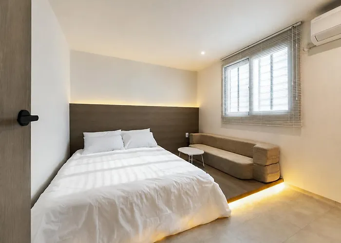 5 Minuet Walk To Gangnam Station L Daon Rest 4* Seoul