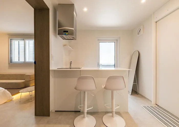 5 Minuet Walk To Gangnam Station L Daon Rest Seoul